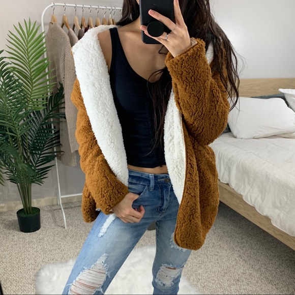 🆕Camel + White Reversible Fluffy Teddy Coat - Picture 5 of 8